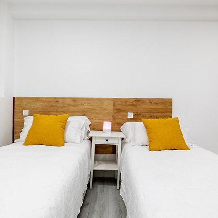 Los Apartamentos Jacinto Benavente Centro Мадрид Экстерьер фото